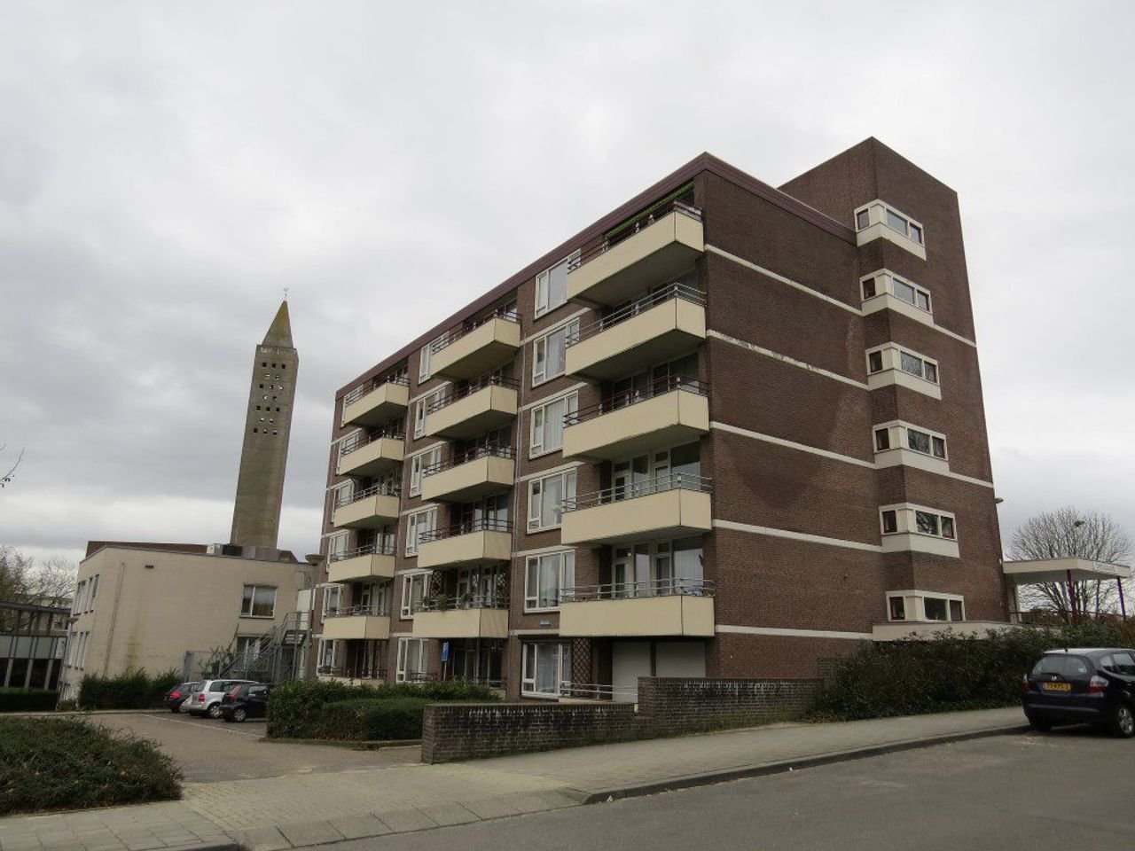 Licht 3-kamerappartement met lift en balkon - Afbeelding 15