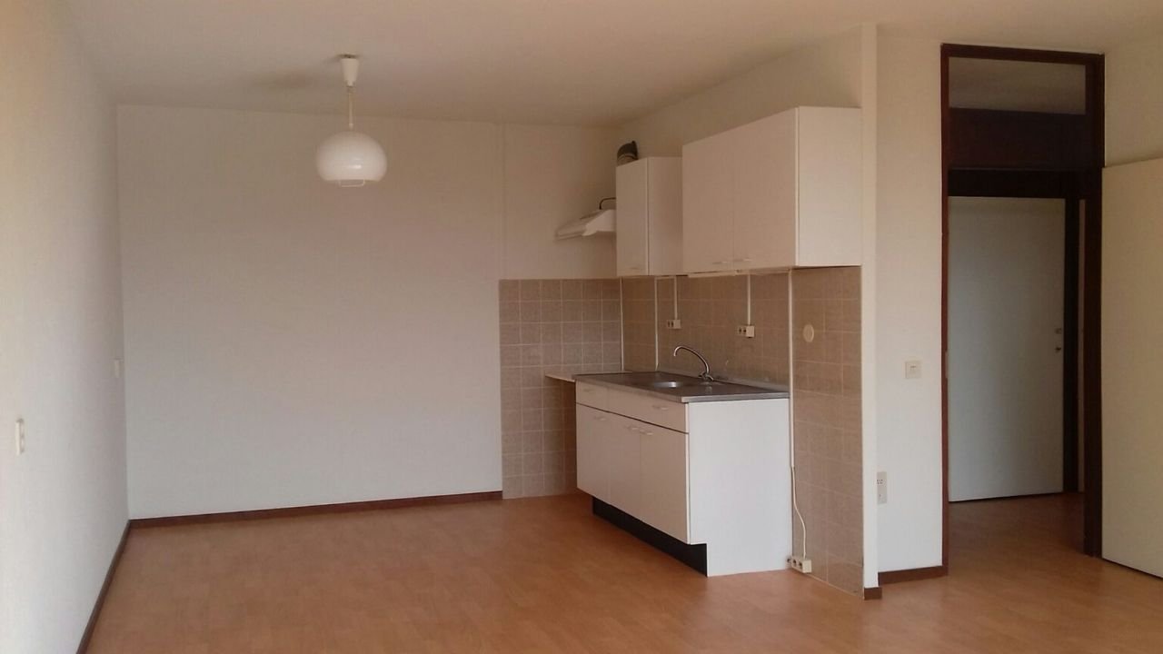 Licht 3-kamerappartement met lift en balkon - Afbeelding 3