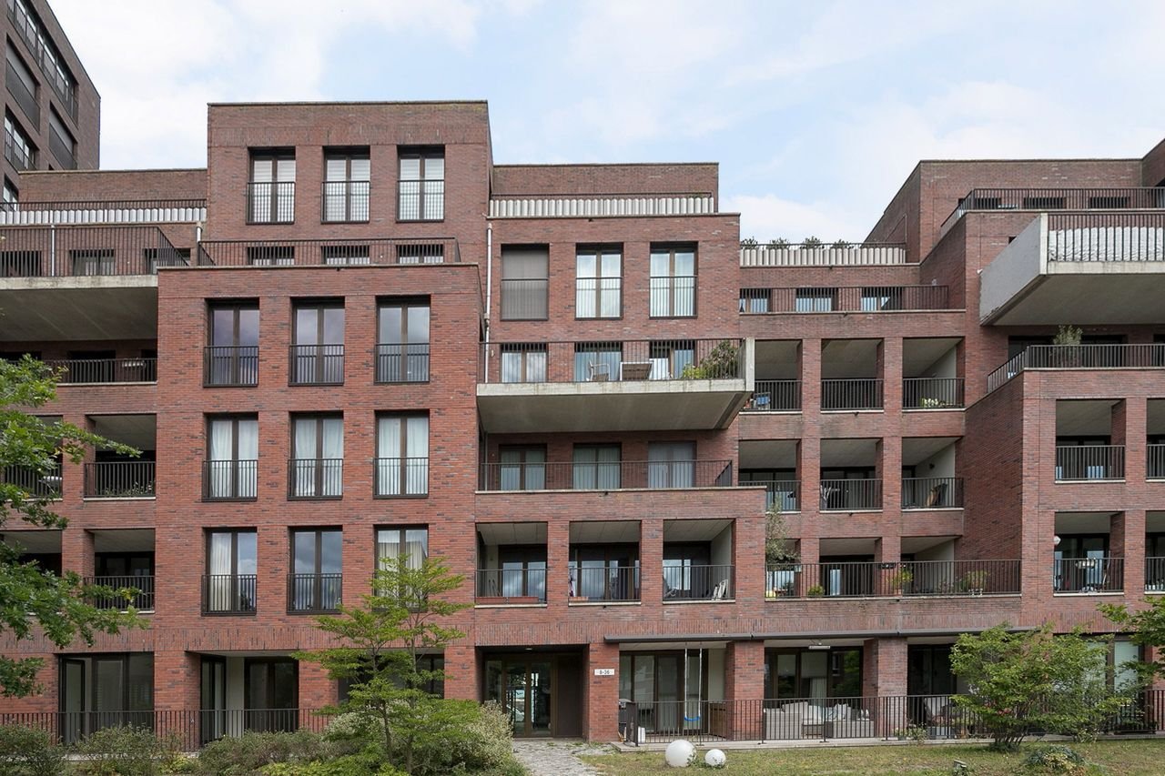 Ruim appartement met terras op IJburg - Afbeelding 1