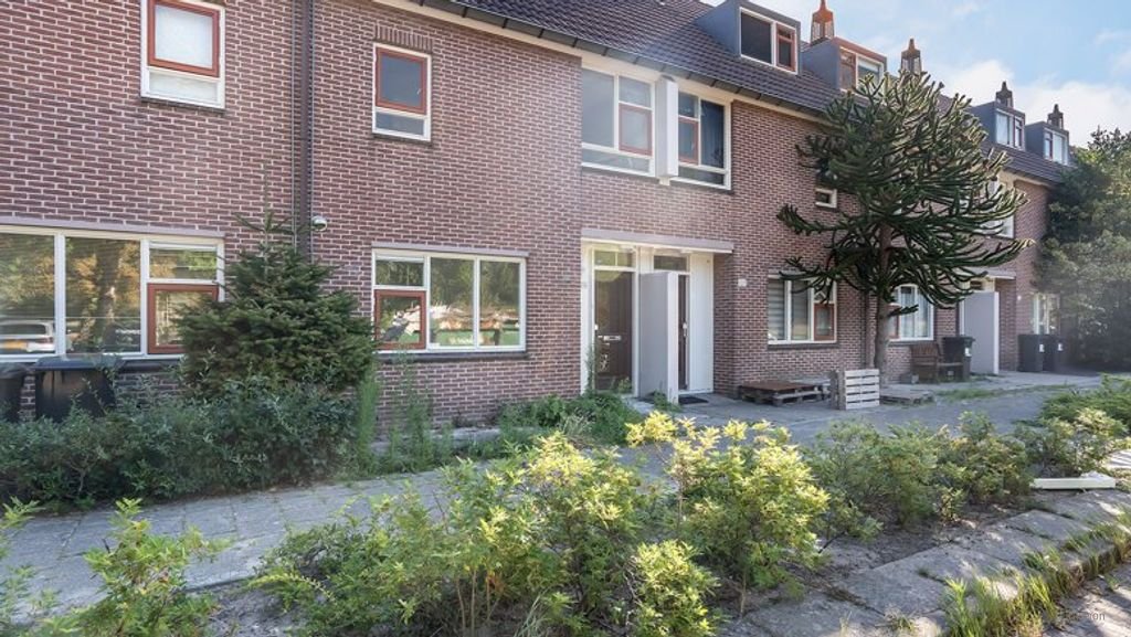 114 m² Family Home with Garden in Diemen - Image 2