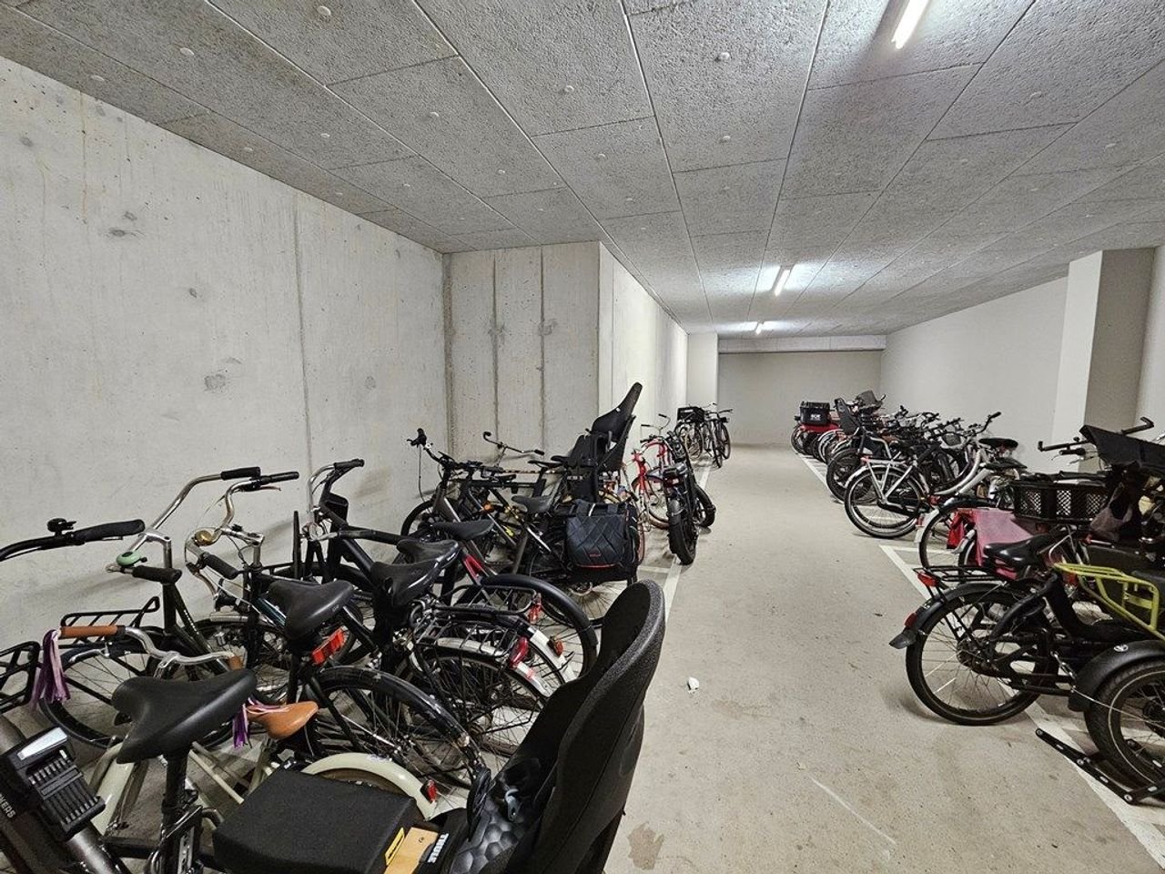 Luxe appartement met dakterras in West - Afbeelding 28