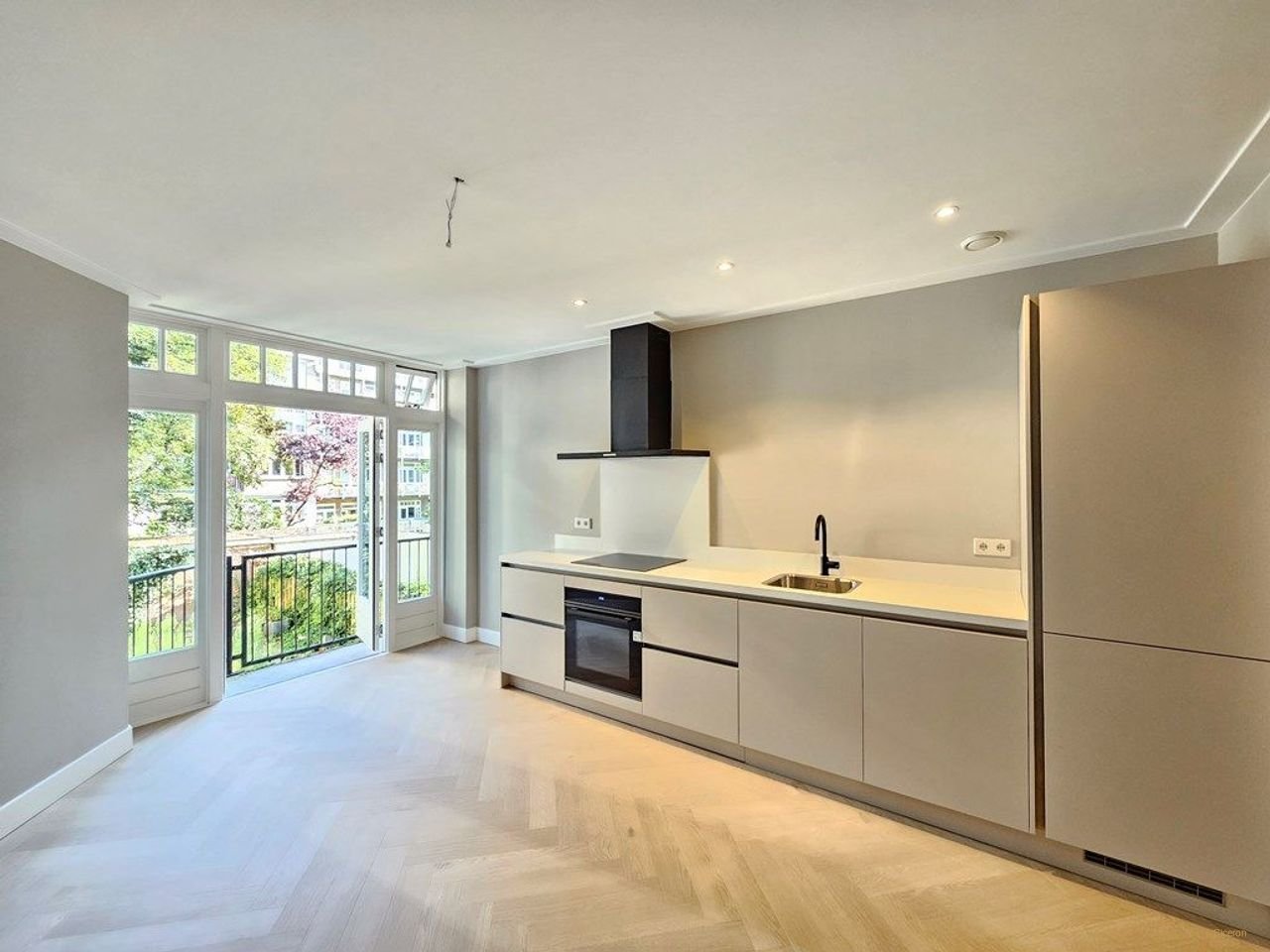 80m² met twee balkons in Rivierenbuurt - Afbeelding 1