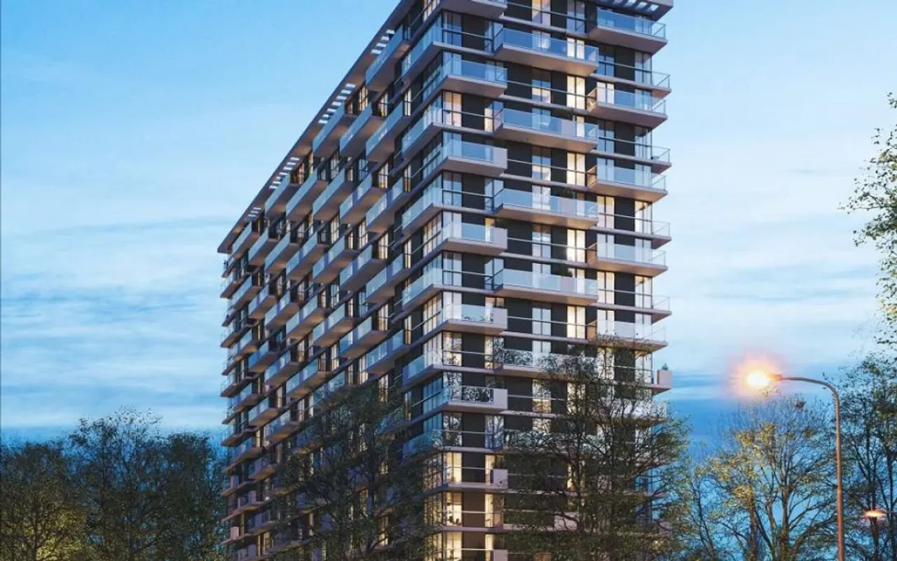 Sunny living on the 16th floor - Image 1