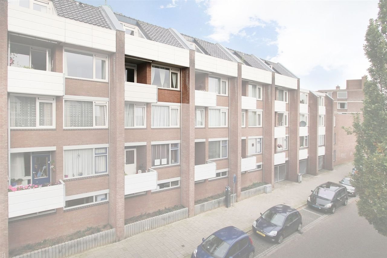 Maisonette with balcony in the heart of Roermond - Image 1