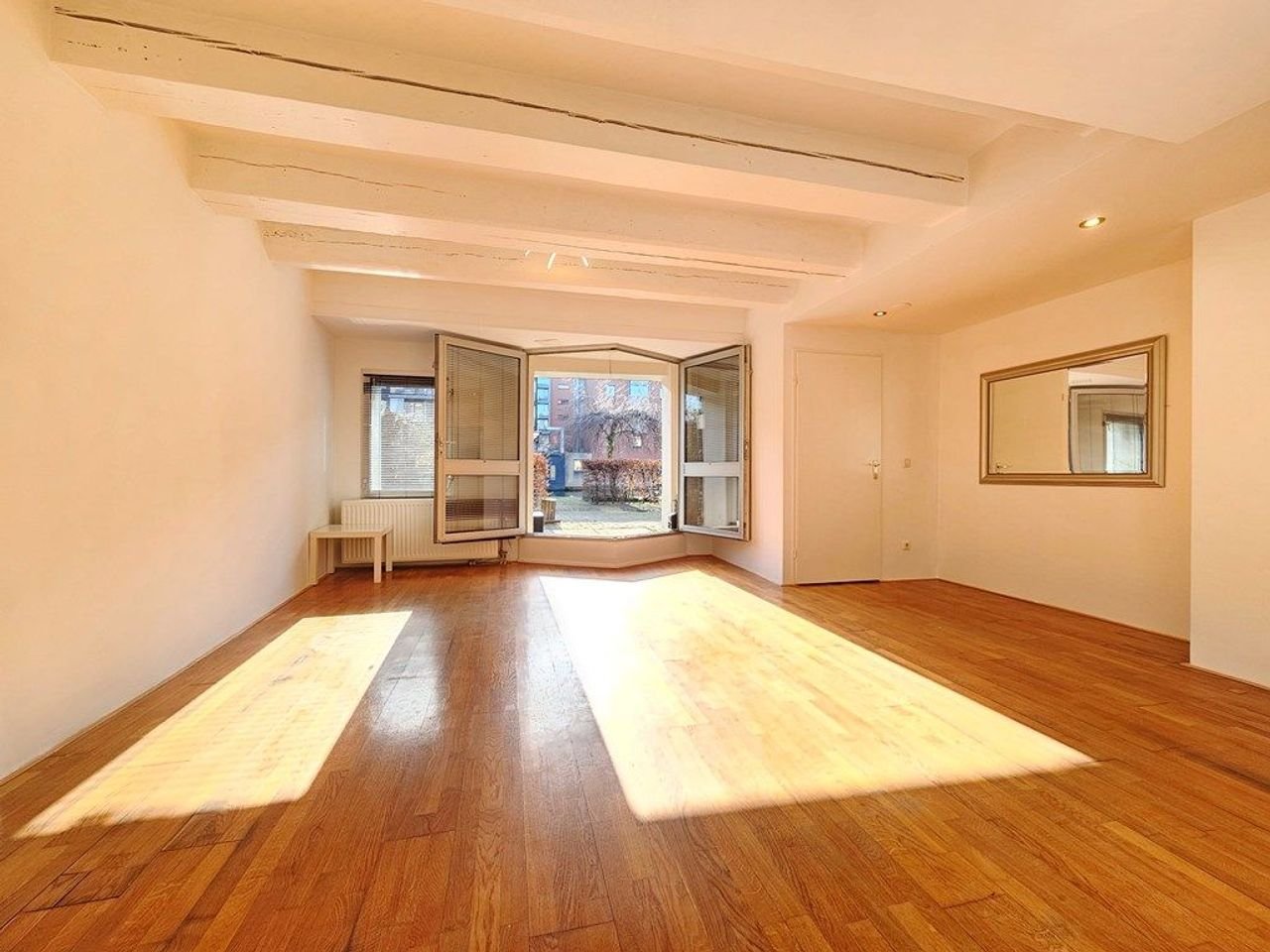 Monumentaal pakhuis met tuin aan water - Afbeelding 7