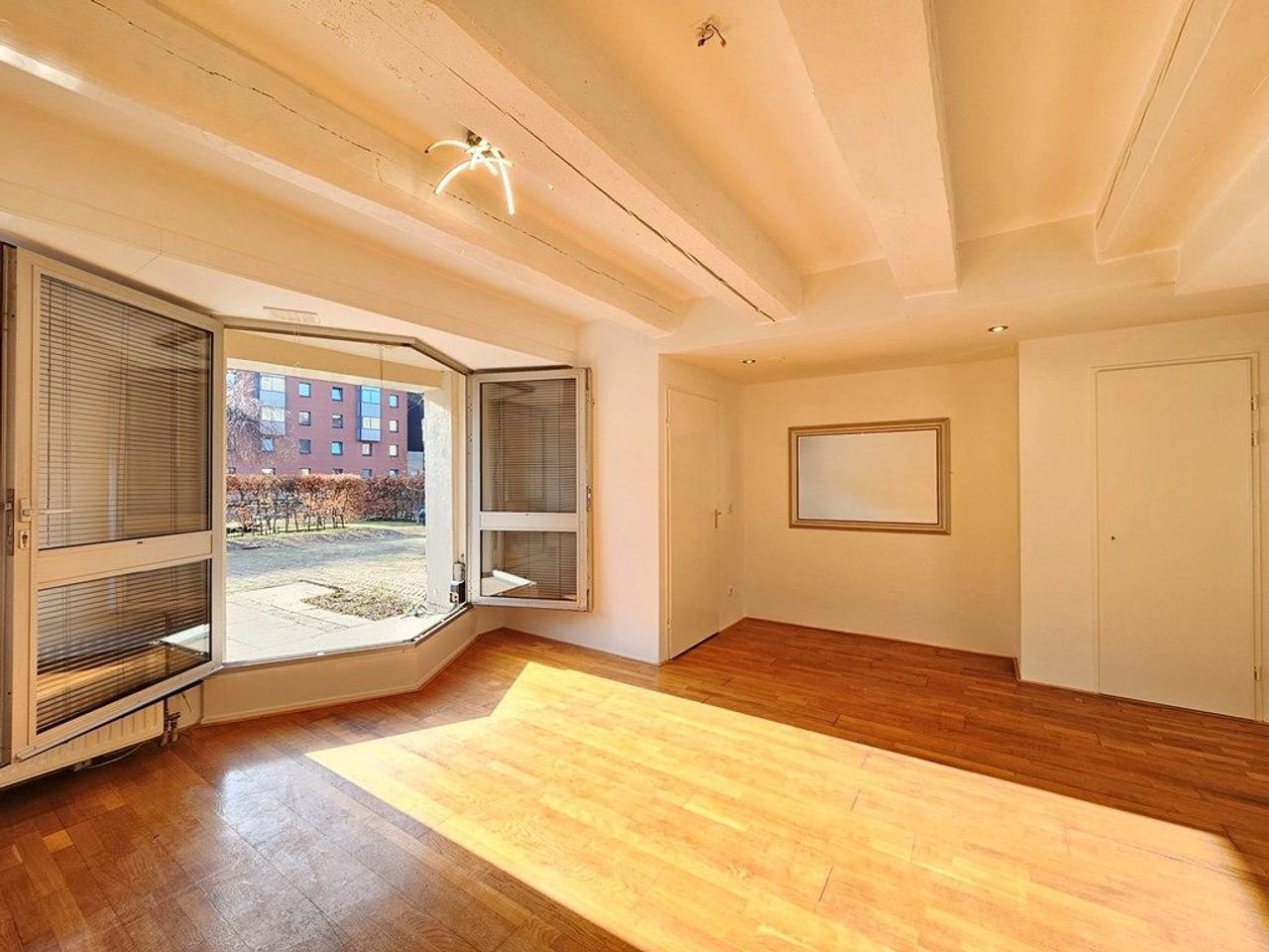 Monumentaal pakhuis met tuin aan water - Afbeelding 13