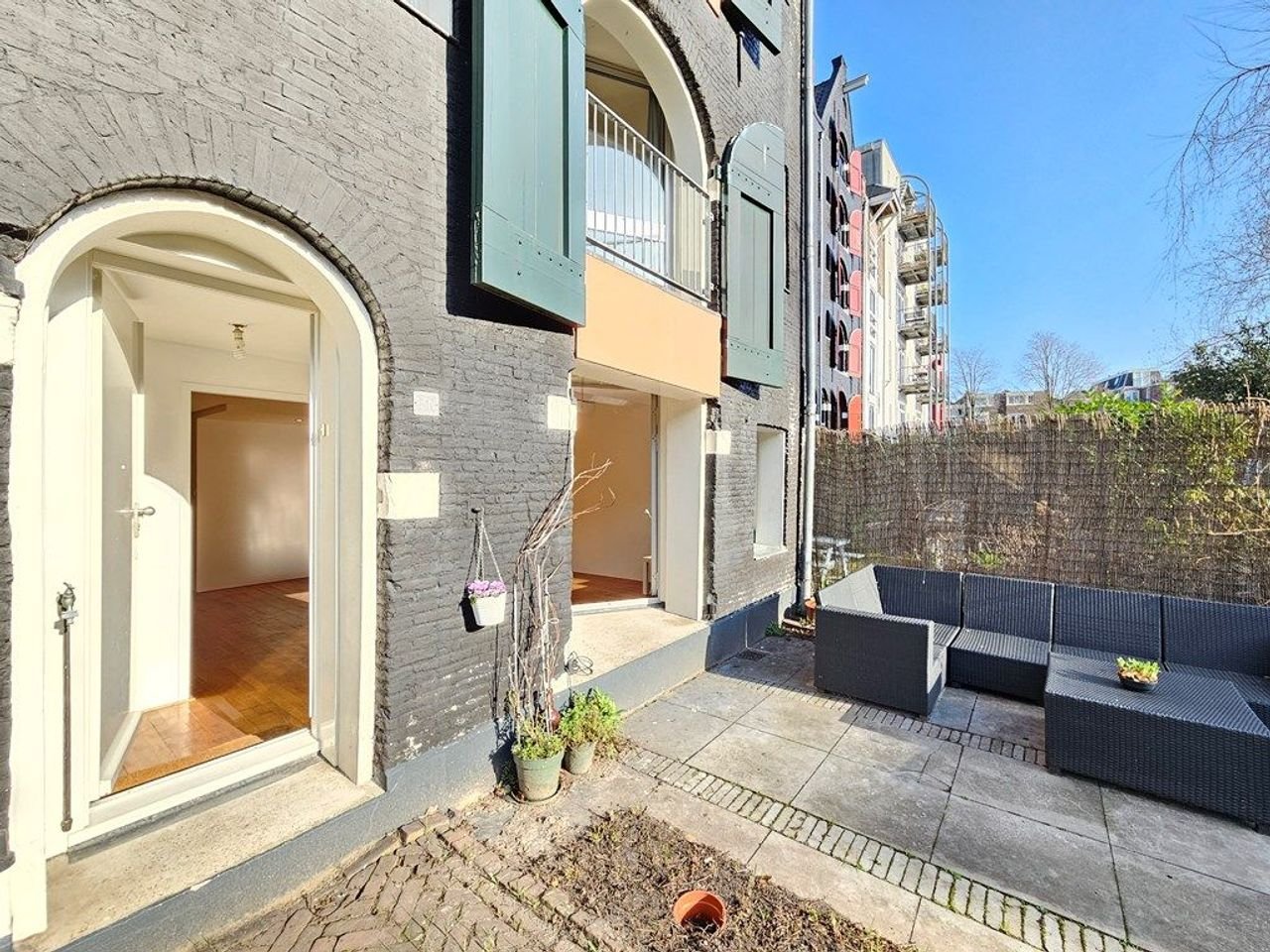 Monumentaal pakhuis met tuin aan water - Afbeelding 3