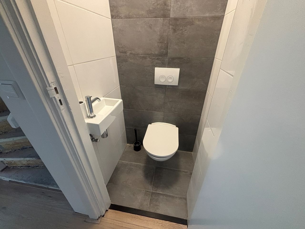 Gerenoveerde kamer met eigen keukenblok en dakterras - Afbeelding 5