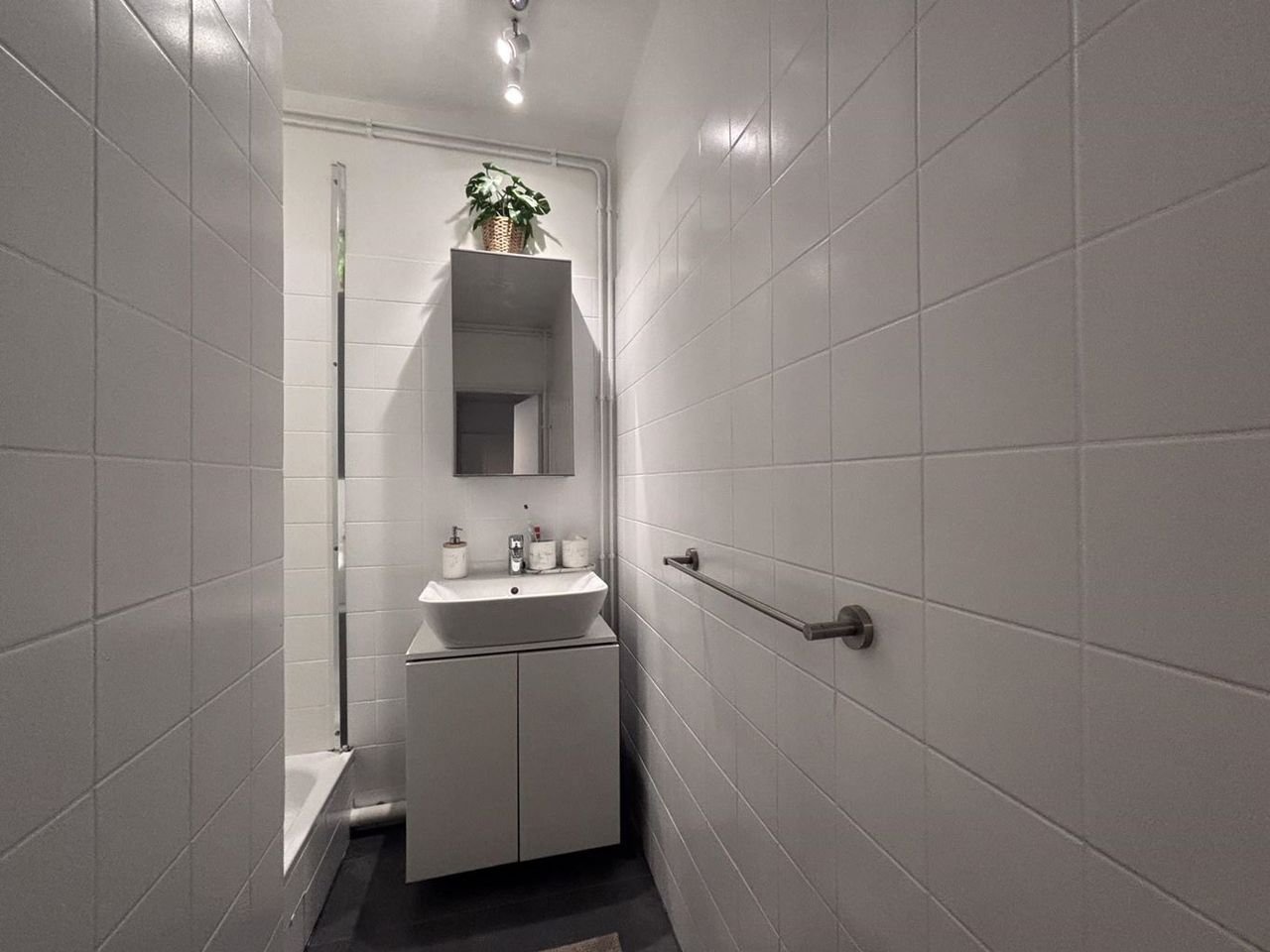 Apartment with two balconies in Scharn - Image 16