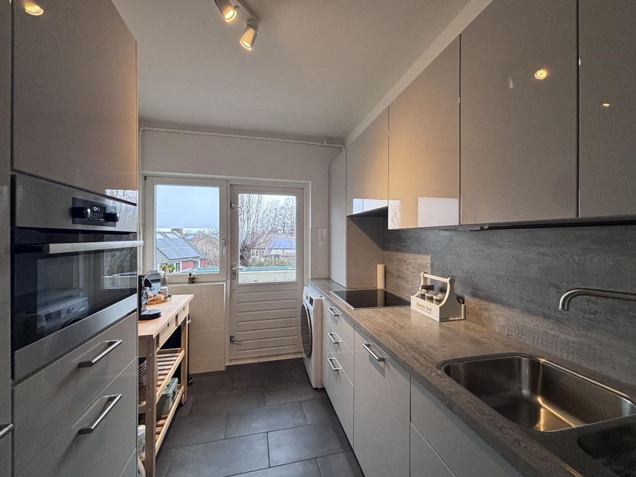 Apartment with two balconies in Scharn - Image 9