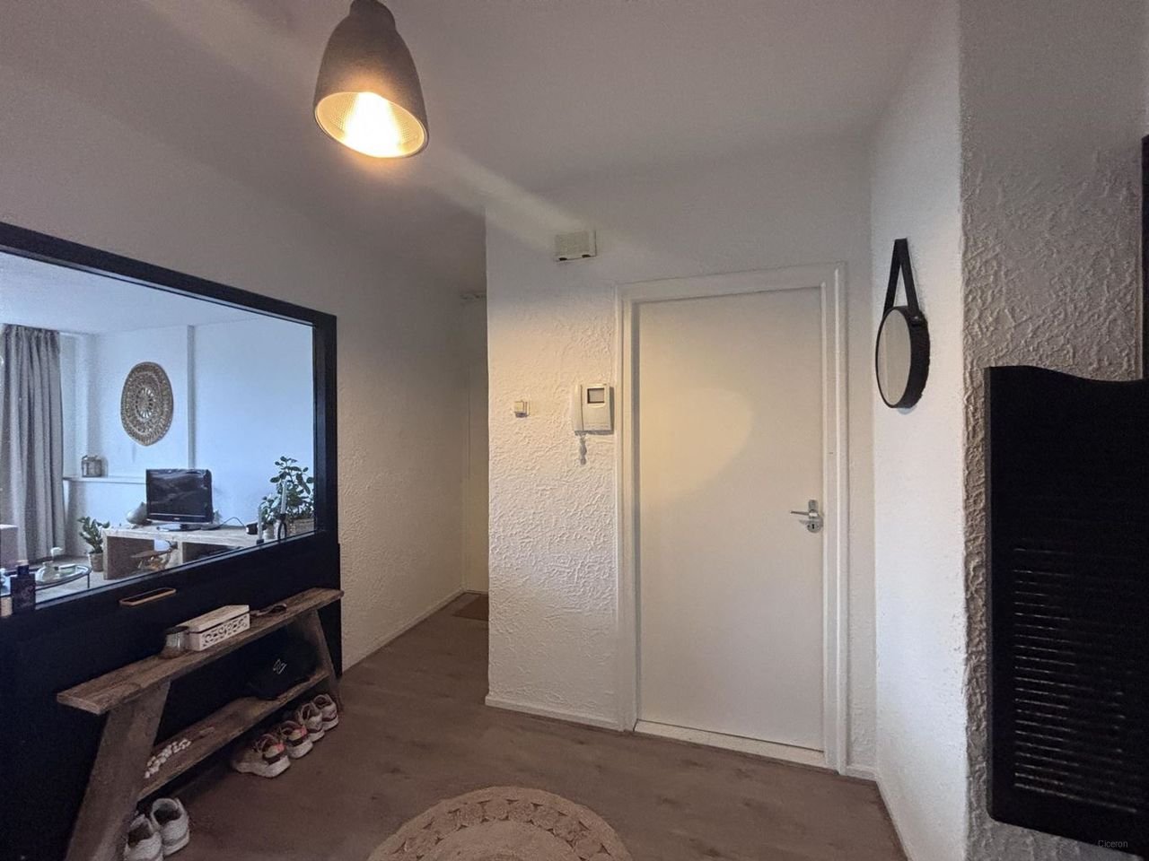 Apartment with two balconies in Scharn - Image 7