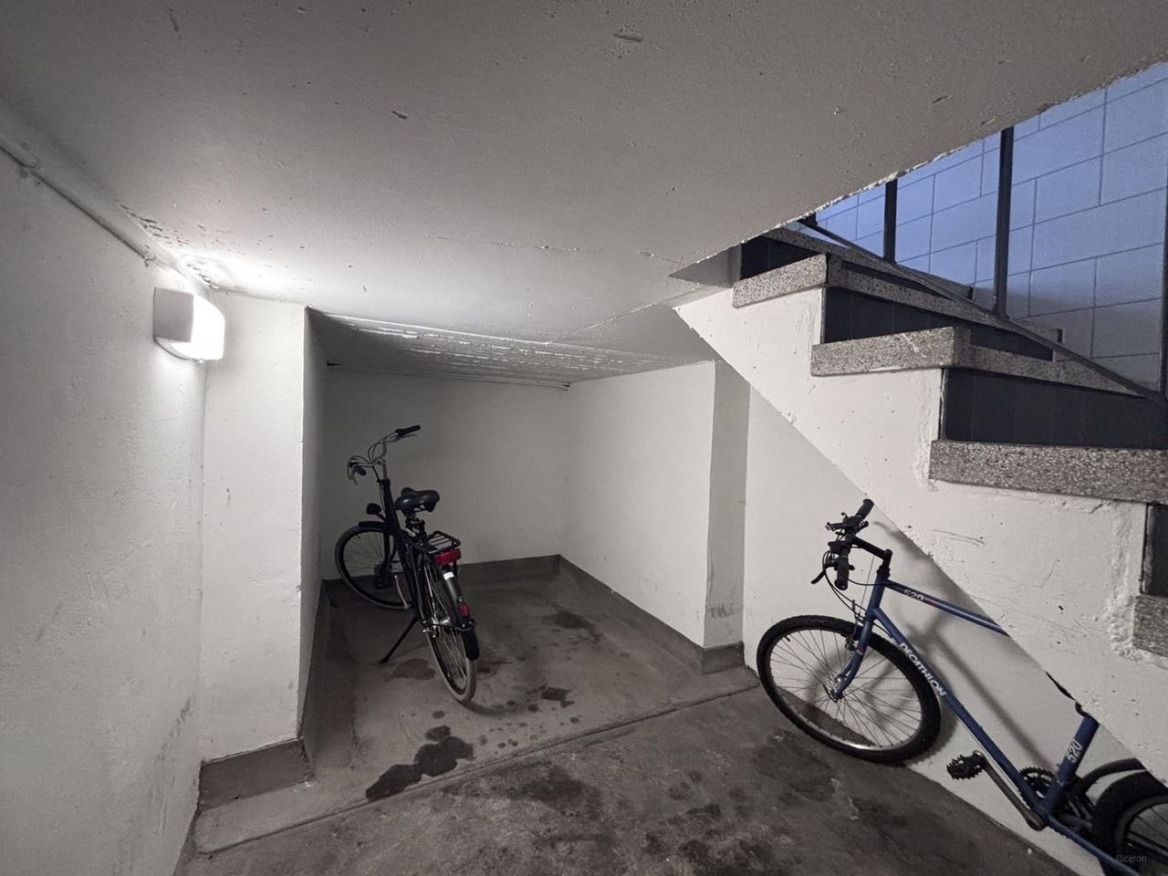 Apartment with two balconies in Scharn - Image 19