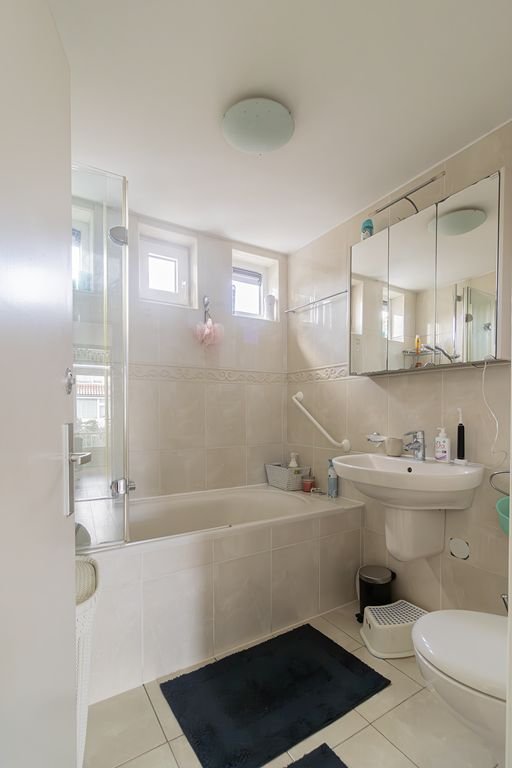 Ruim gezinshuis aan de Rembrandtweg - Afbeelding 13