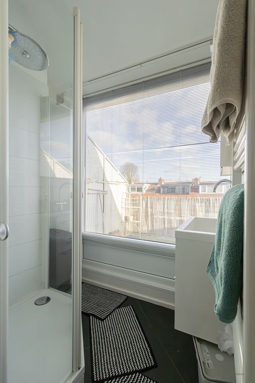 Ruim gezinshuis aan de Rembrandtweg - Afbeelding 17