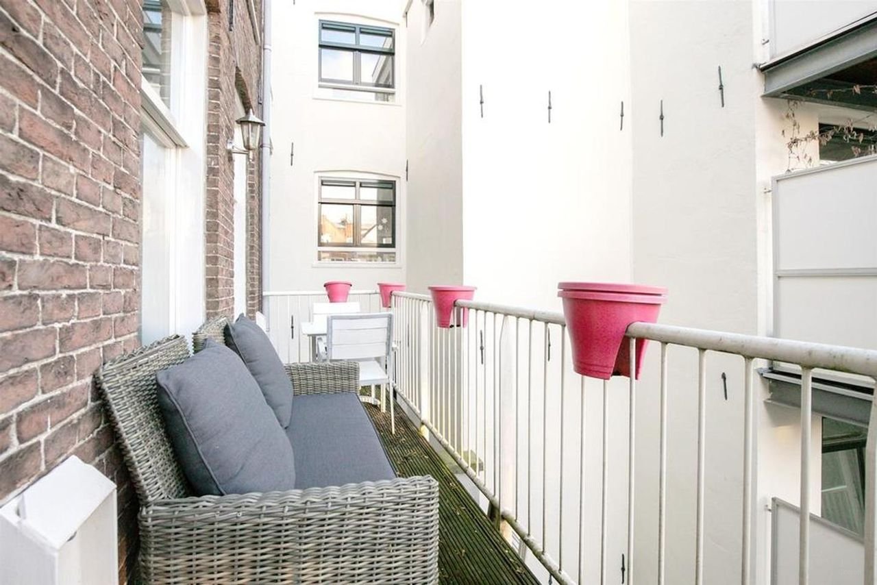 Gemeubileerd appartement met balkon in De Pijp - Afbeelding 16