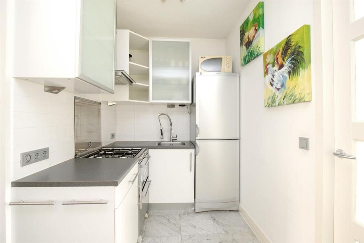 Gemeubileerd appartement met balkon in De Pijp - Afbeelding 10