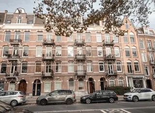 Gerenoveerd appartement met waterzicht aan de Nassaukade