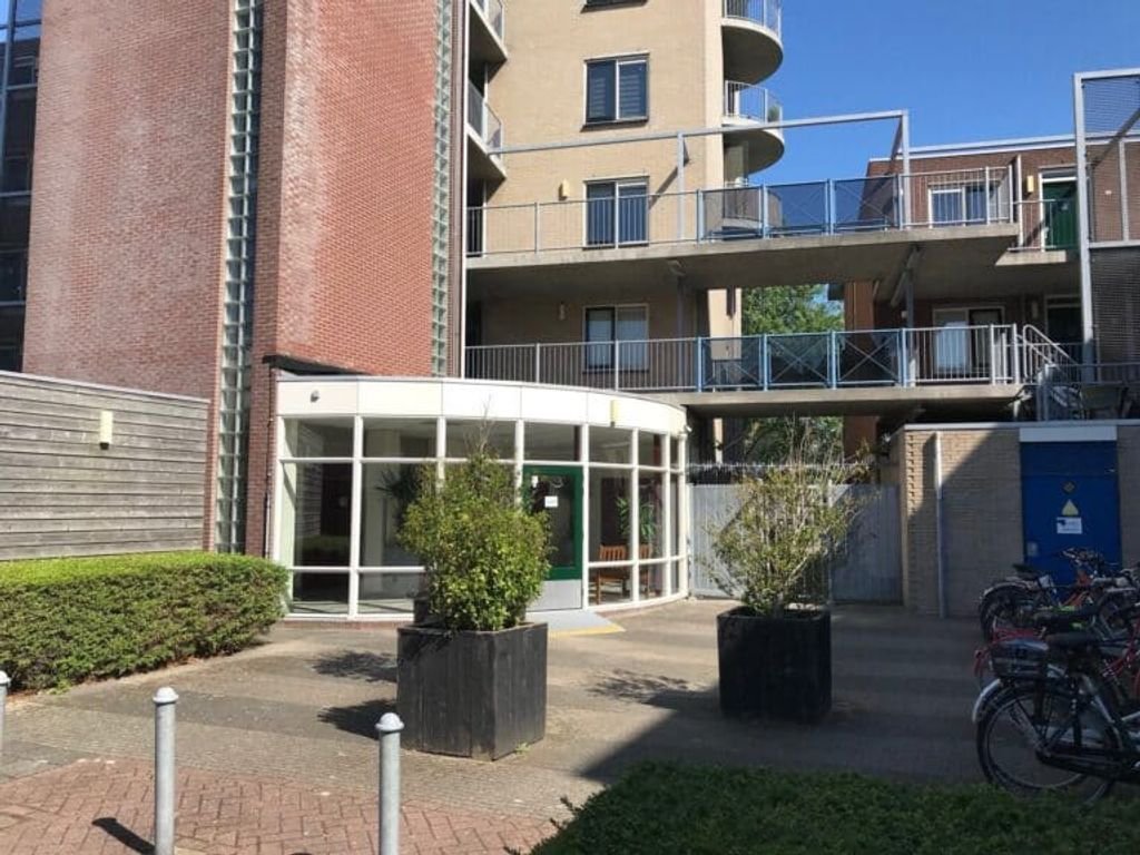 Gemeubileerd appartement met balkon - Afbeelding 2