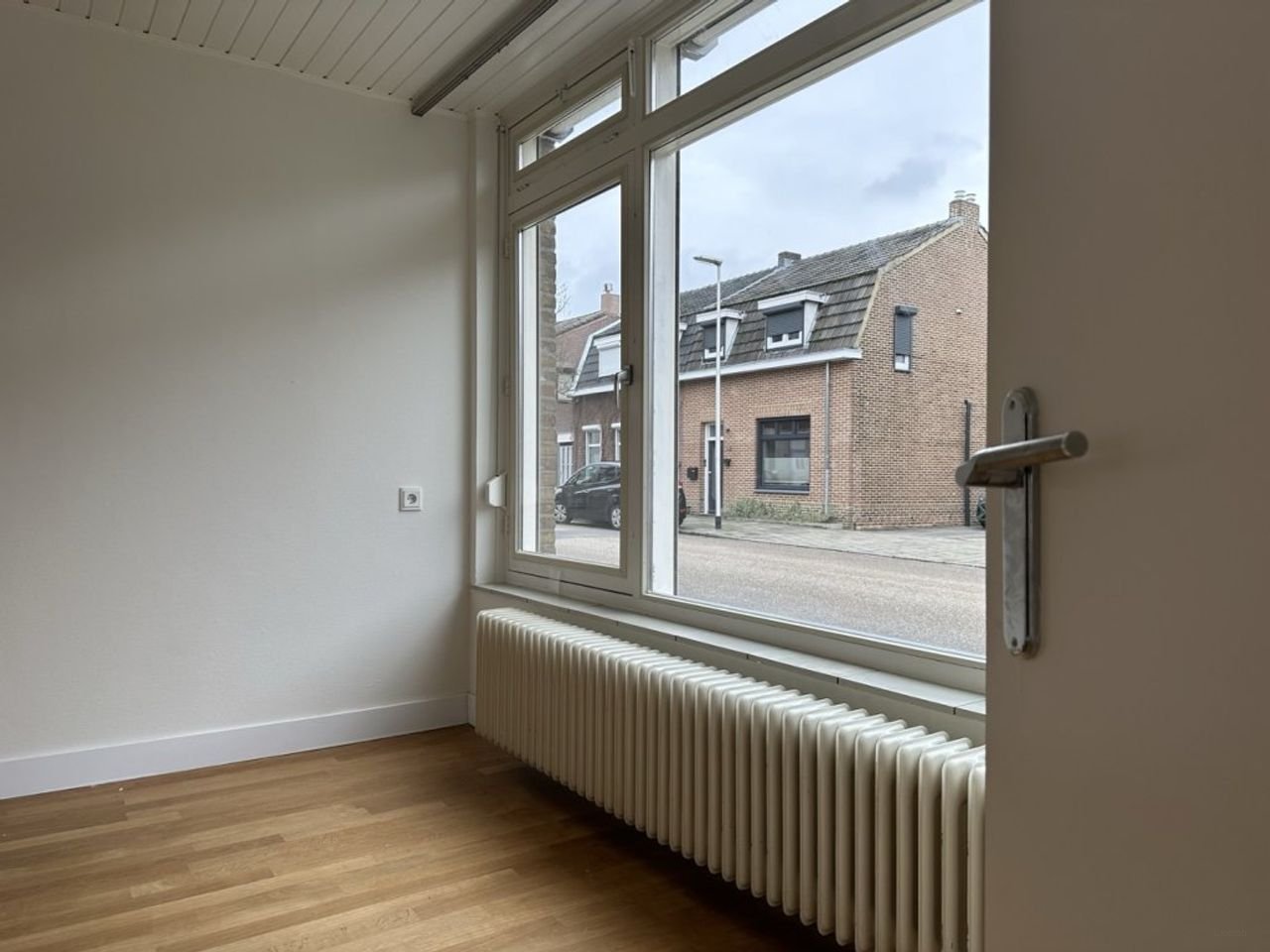 Tussenwoning met tuin in hartje Hoensbroek - Afbeelding 7