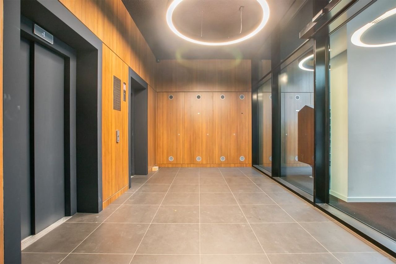 Appartement op 11 hoog met uitzicht en balkon - Afbeelding 14