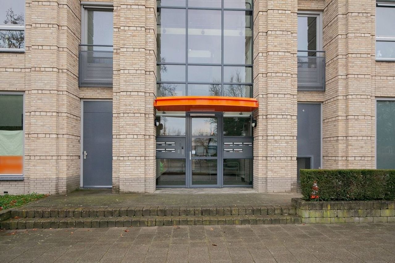 232 m² woonruimte in hartje Wouw - Afbeelding 3