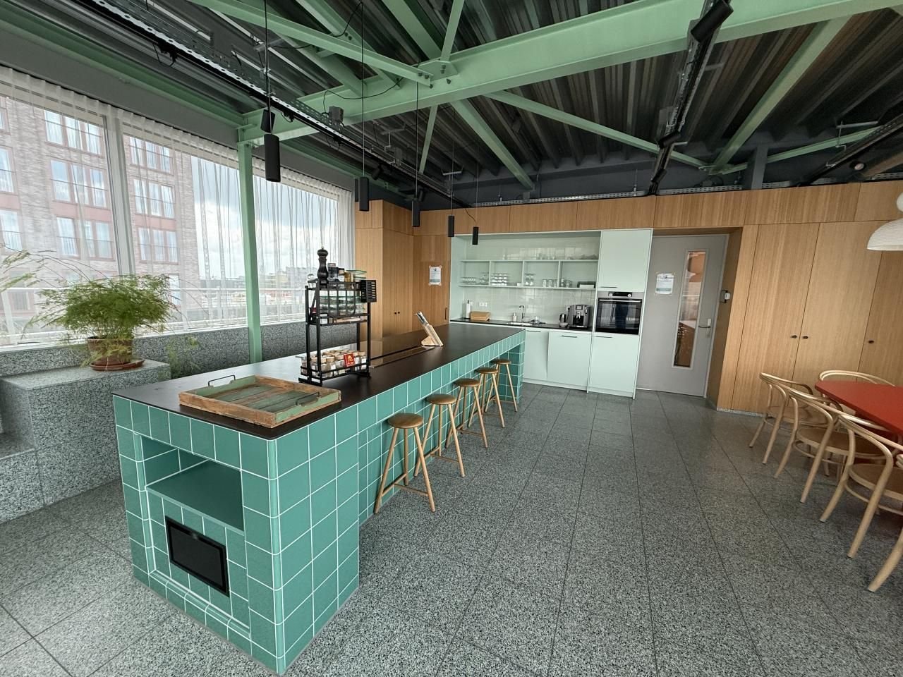 Slim ingericht appartement in Houthavens - Afbeelding 2