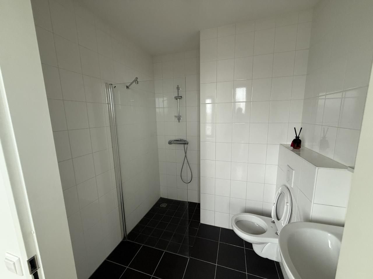 Moderne studio in Bijlmer Centrum - Afbeelding 9