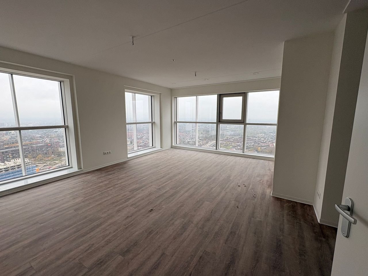 Penthouse op de 31e etage met weids uitzicht - Afbeelding 4