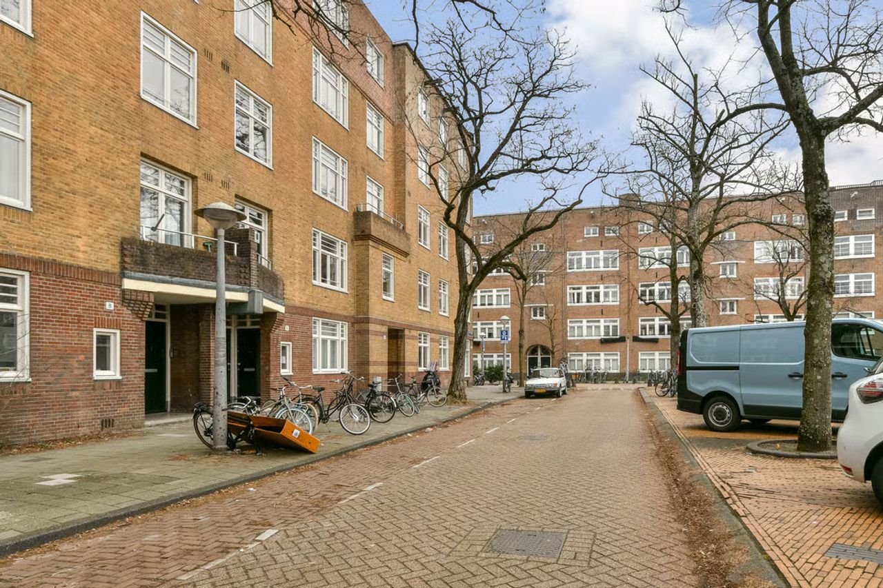 Licht 3-kamer appartement met groen uitzicht - Afbeelding 1