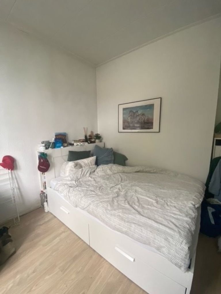 Kamer van 14 m² met wastafel in Oud-Assendorp - Afbeelding 2