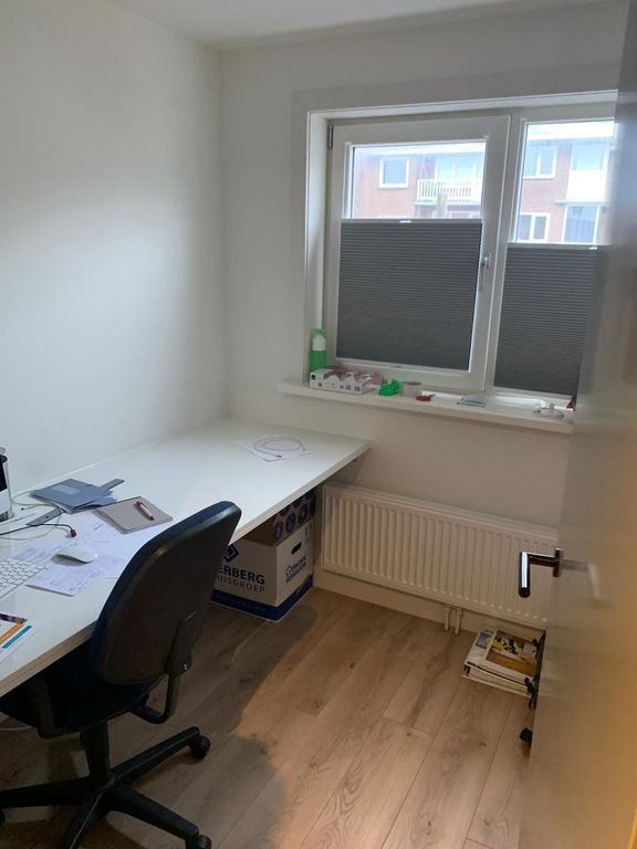 Ruim huis achter de boulevard - Afbeelding 12