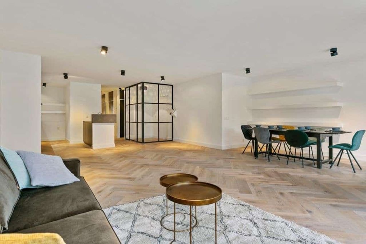 Riant appartement (130m²) met garage in centrum - Afbeelding 1