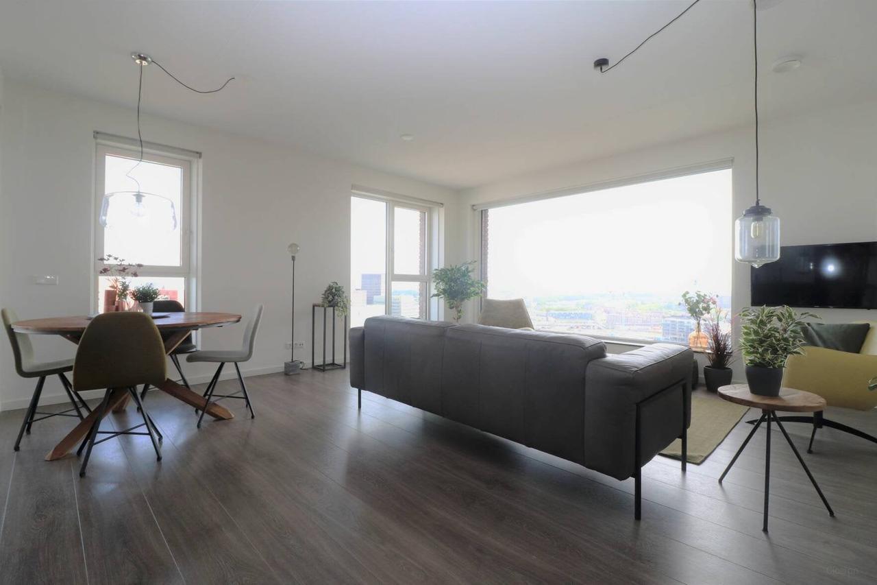Gemeubileerd 3-kamerappartement met balkon - Afbeelding 1