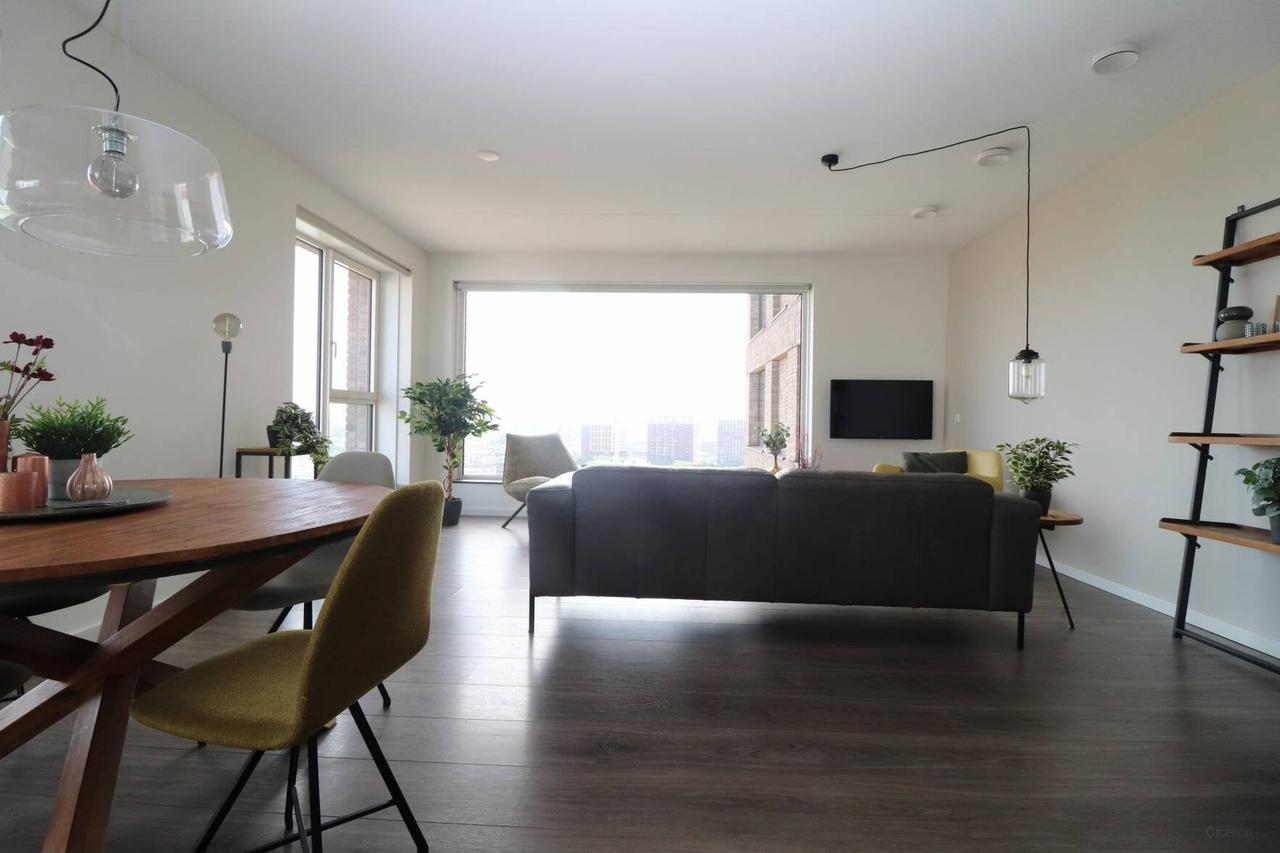 Gemeubileerd 3-kamerappartement met balkon - Afbeelding 2