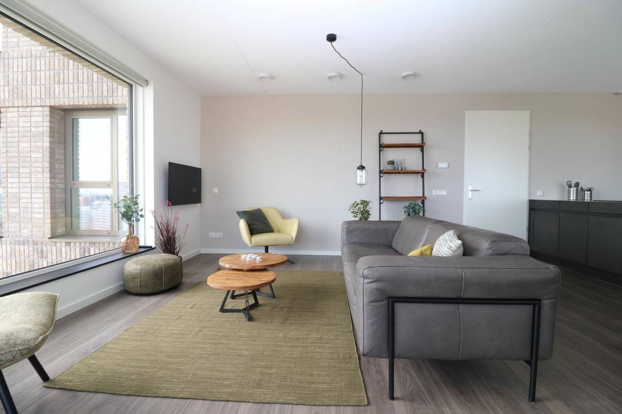 Gemeubileerd 3-kamerappartement met balkon - Afbeelding 3