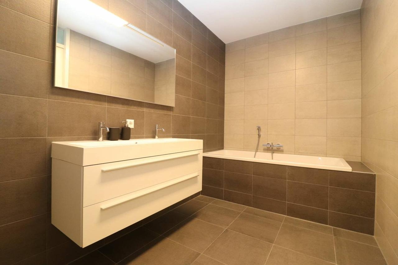 Gemeubileerd 3-kamerappartement met balkon - Afbeelding 19