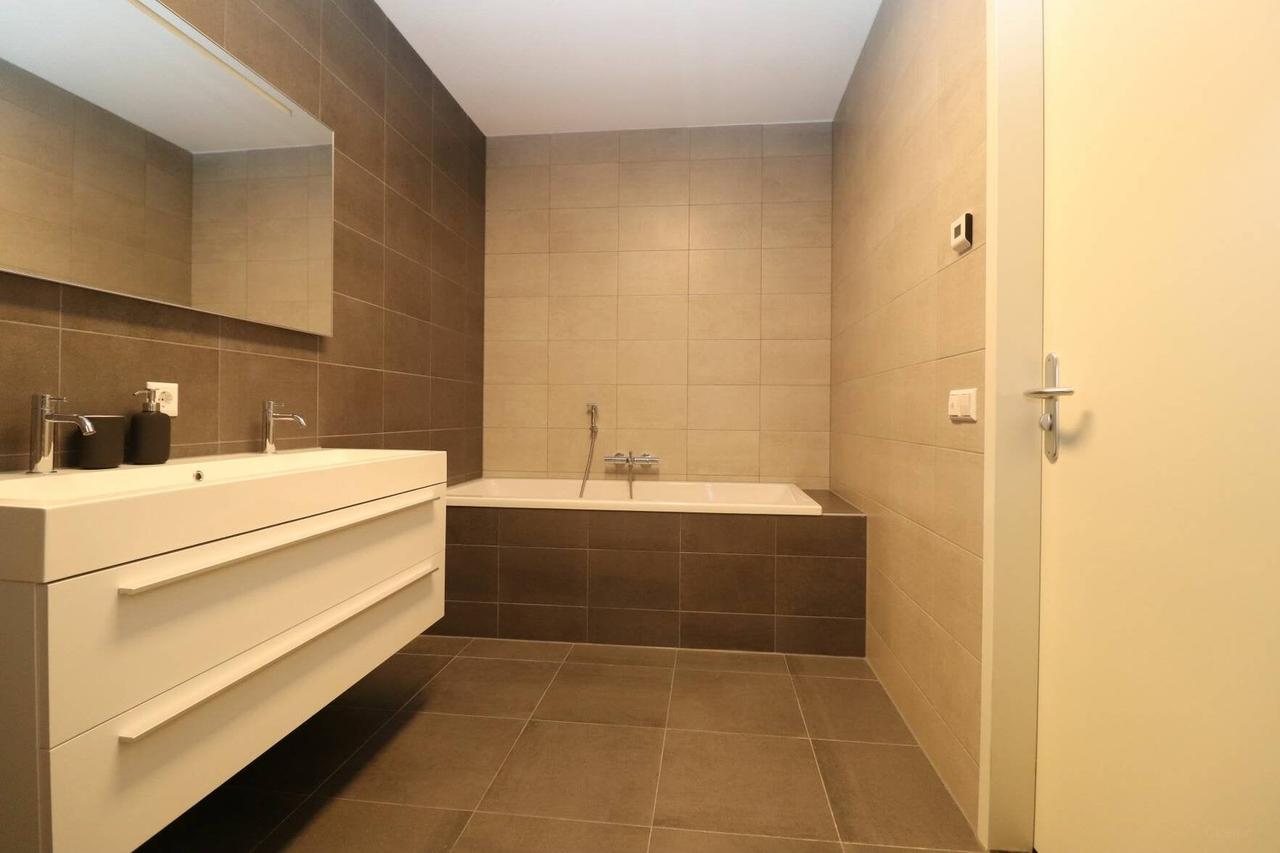 Gemeubileerd 3-kamerappartement met balkon - Afbeelding 20