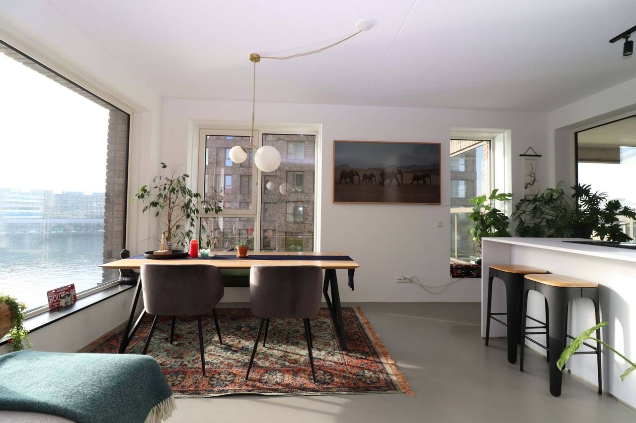 Licht 3-kamerappartement met balkon en parking - Afbeelding 4