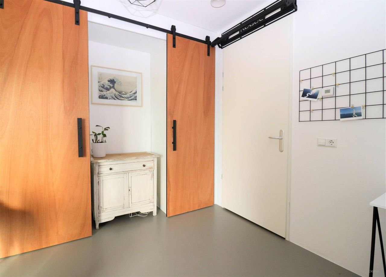 Licht 3-kamerappartement met balkon en parking - Afbeelding 9