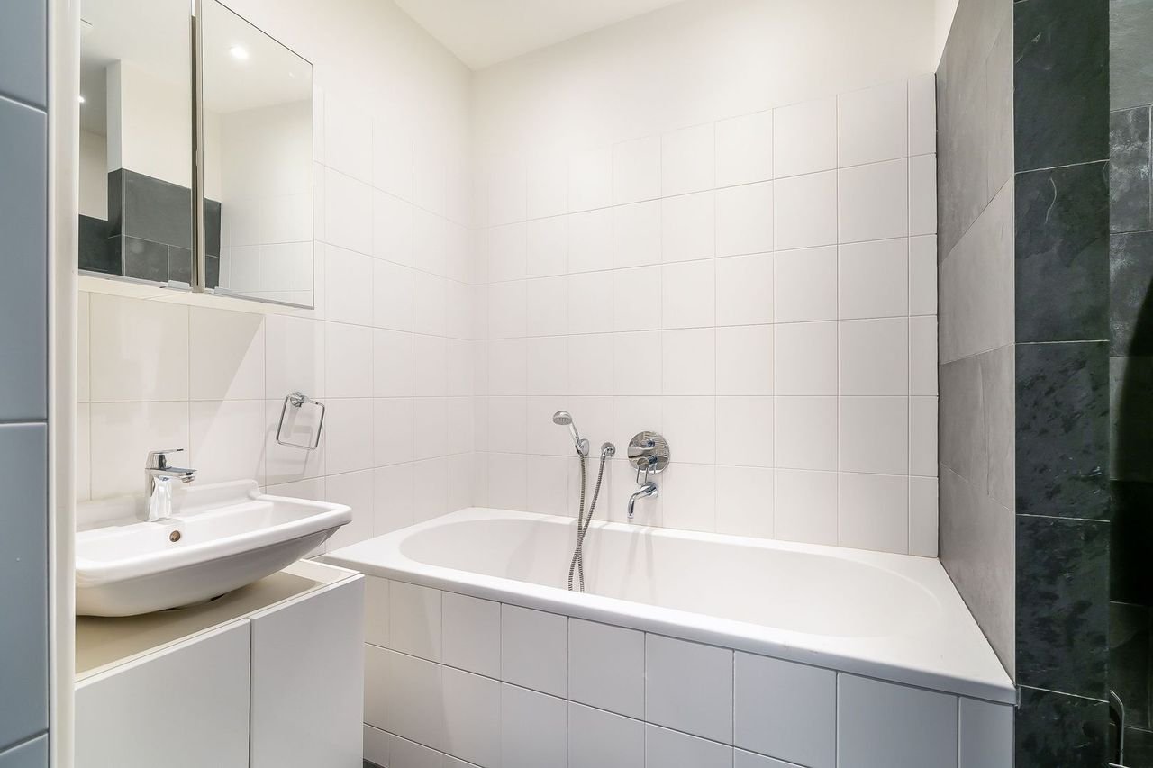 Licht appartement met zonneterras bij de Fred - Afbeelding 13