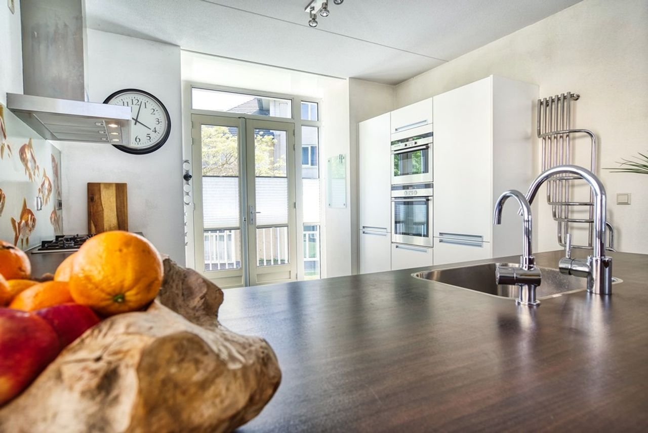 Bright corner house (174 m²) with an expansive terrace - Image 8