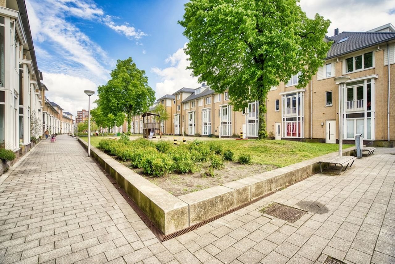 Bright corner house (174 m²) with an expansive terrace - Image 44