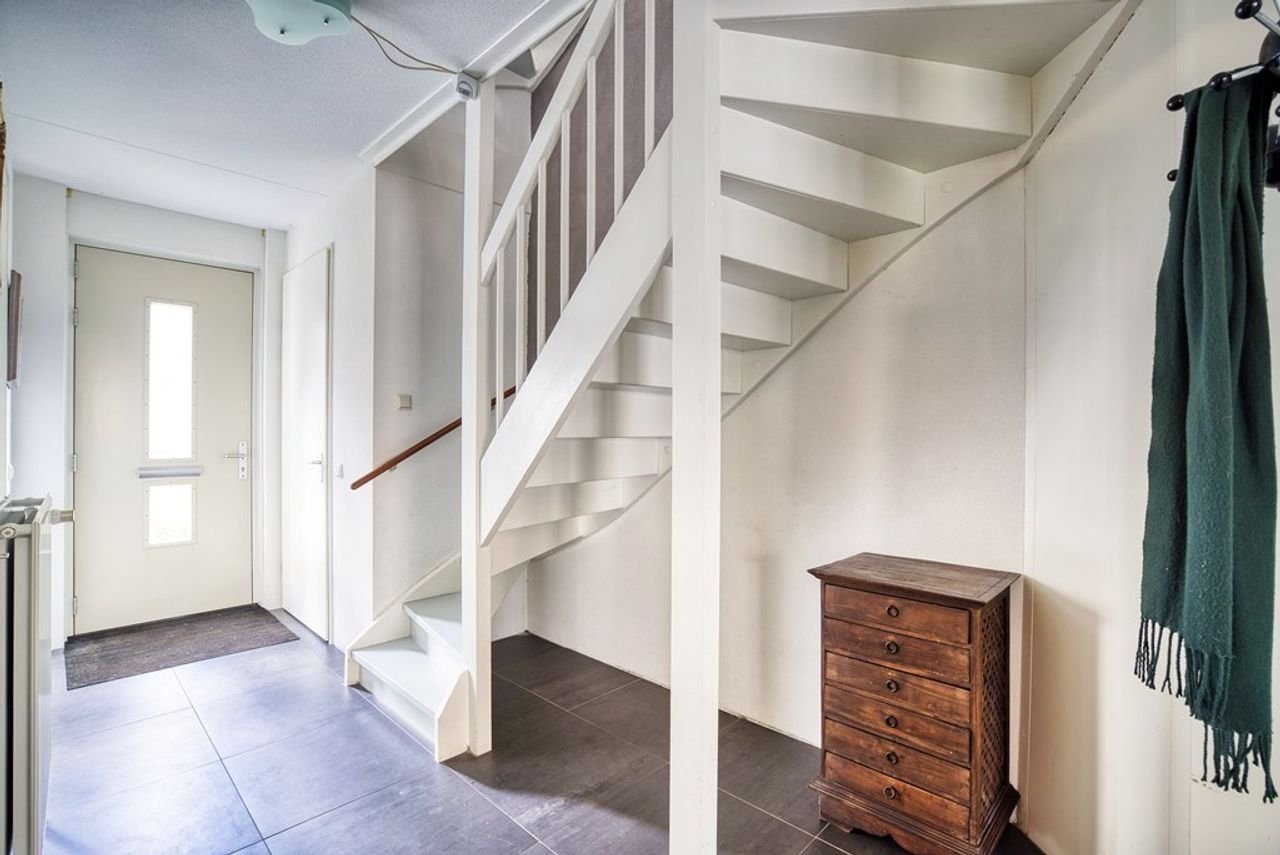 Bright corner house (174 m²) with an expansive terrace - Image 2