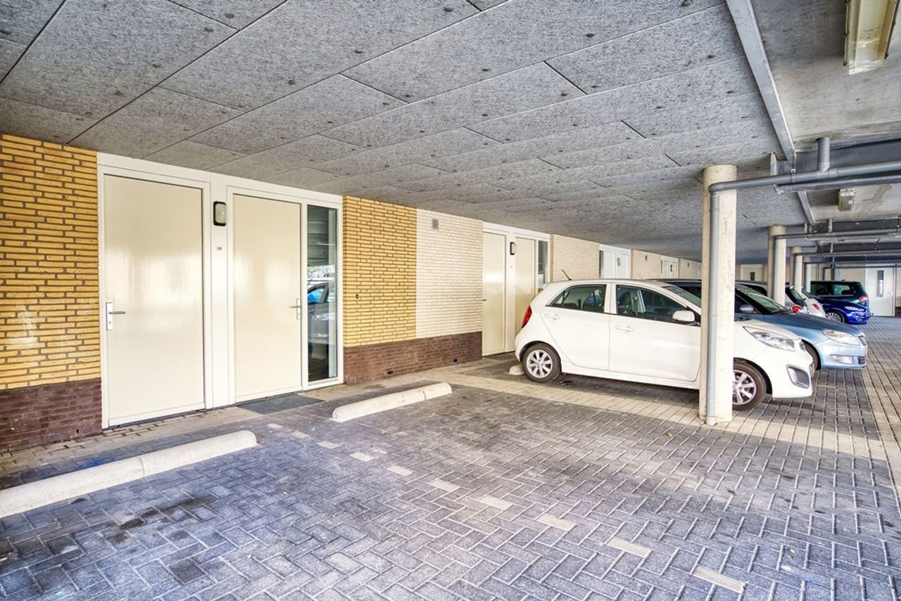 Bright corner house (174 m²) with an expansive terrace - Image 45