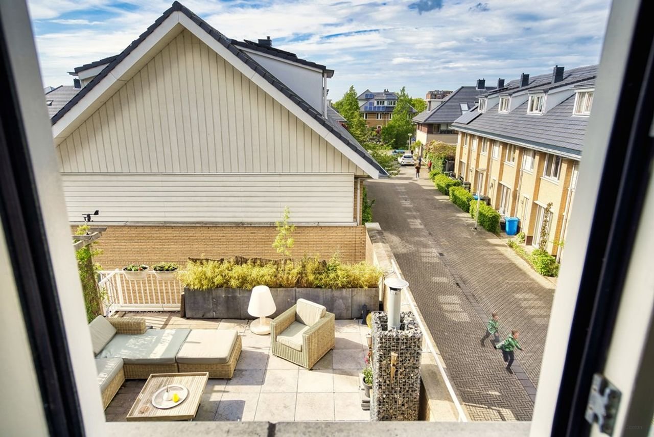 Bright corner house (174 m²) with an expansive terrace - Image 37
