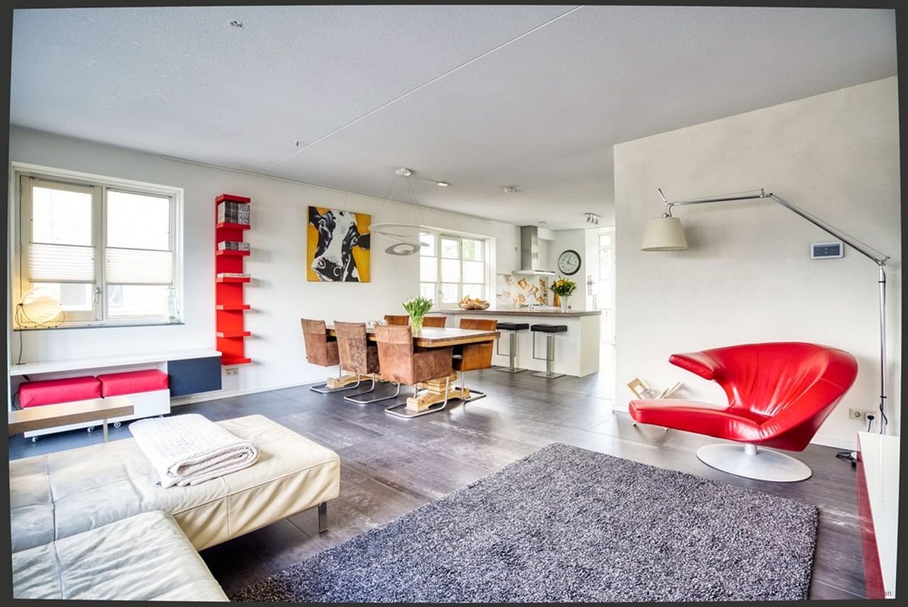 Bright corner house (174 m²) with an expansive terrace - Image 9