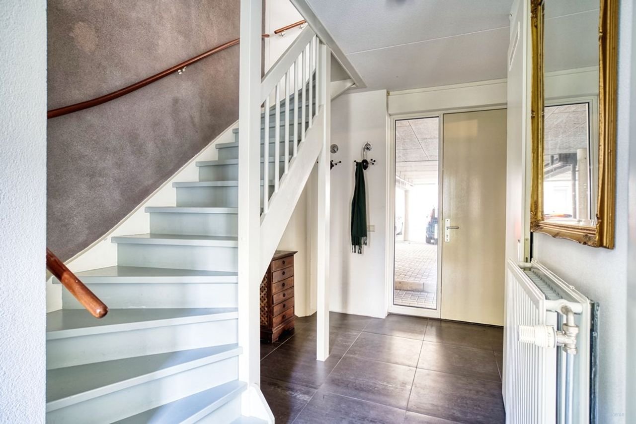 Bright corner house (174 m²) with an expansive terrace - Image 3