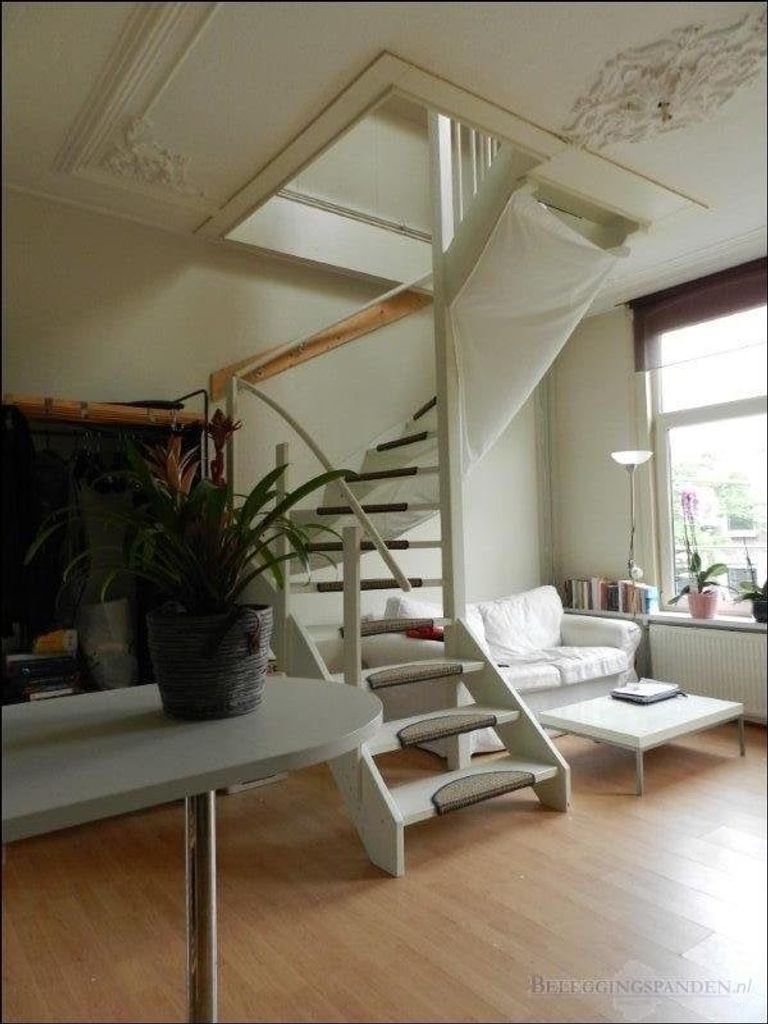 Apartment with balcony on the Nieuwe Binnenweg - Image 1