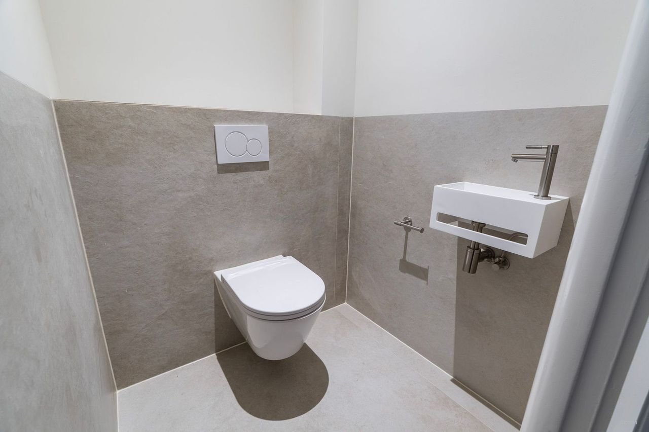 Ruim 5-kamerappartement met parkzicht - Afbeelding 3