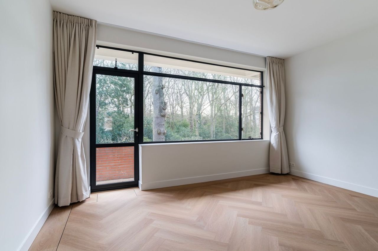 Ruim 5-kamerappartement met parkzicht - Afbeelding 12